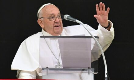 El Papa: Escuchemos la voz del Espíritu que silencia las habladurías
