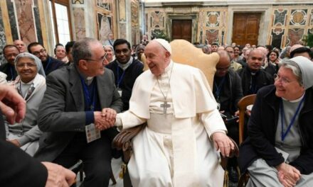 «La uniformidad mata», advirtió el Papa Francisco a los religiosos